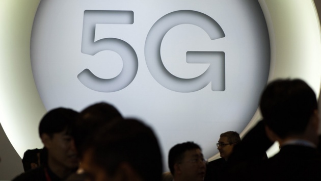 „5G“ steht an einem Stand beim Mobile World Congress.