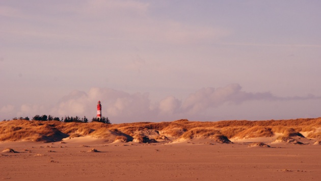 Strand und Leuchtturm auf der Insel Amrum